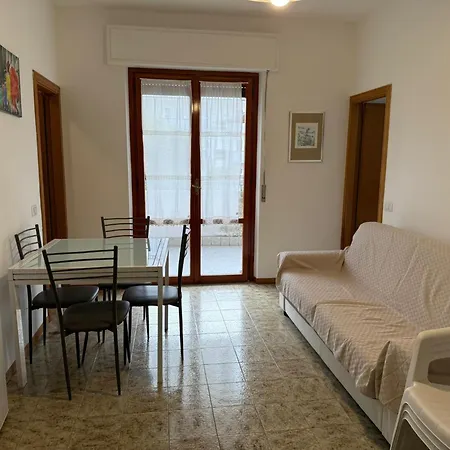 E07 - Trilocale Panaro شقة